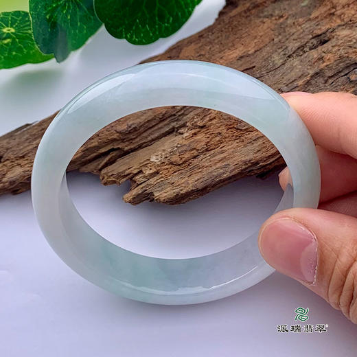 派瑞翡翠 翡翠手镯 糯种 浅绿 商品图1