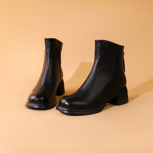 Safiya/索菲娅2023秋冬新款增高显腿瘦粗跟软底英伦短靴 SF34116130/SF34118130 商品图2