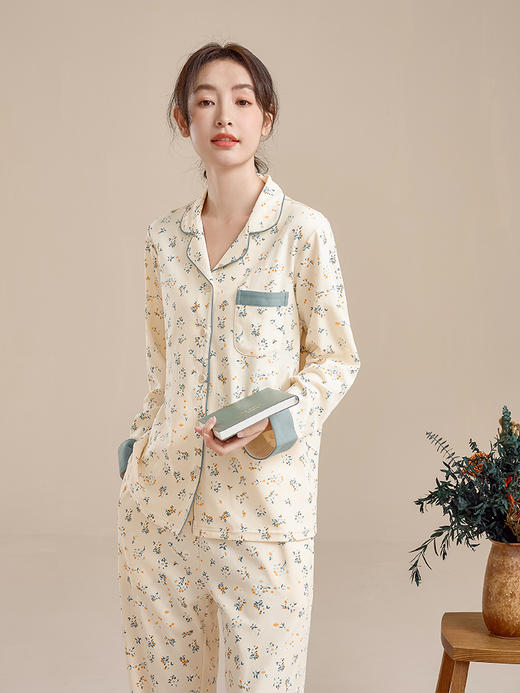 康妮雅女式长袖长裤开襟套装 商品图3