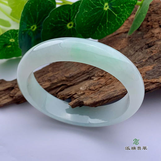 派瑞翡翠 翡翠手镯 糯种 浅绿 商品图0