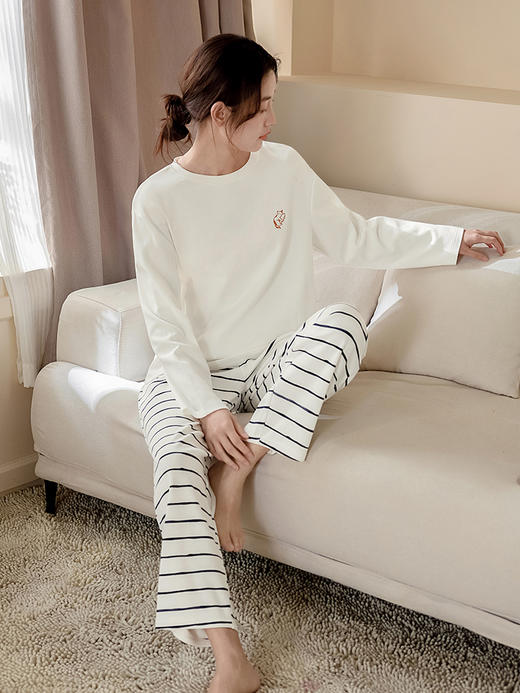 康妮雅女式长袖长裤套头套装 商品图2