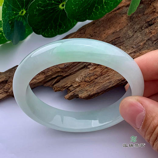 派瑞翡翠 翡翠手镯 糯种 浅绿 商品图1