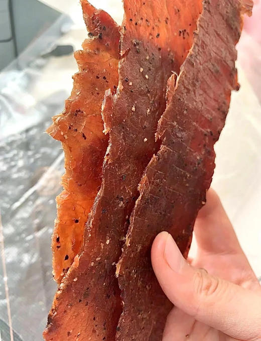 【乐田町吊龙猪肉脯】💥盒马同款，东方甄选推荐🥩比脸还大的猪肉脯👉 100%原切里脊肉~不干不柴 👉2袋潮汕猪肉脯仅需💰32.9元！ 商品图12