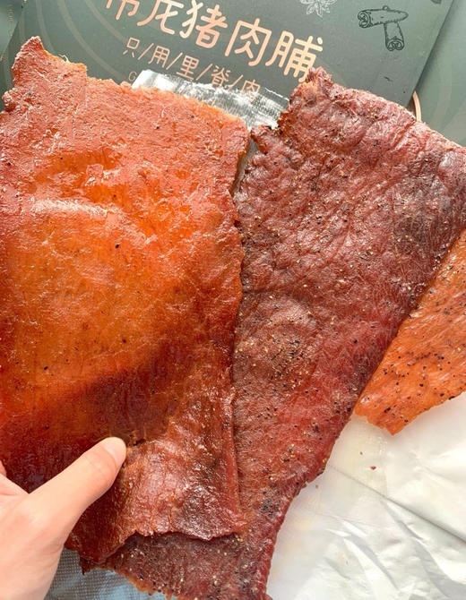 【乐田町吊龙猪肉脯】💥盒马同款，东方甄选推荐🥩比脸还大的猪肉脯👉 100%原切里脊肉~不干不柴 👉2袋潮汕猪肉脯仅需💰32.9元！ 商品图2
