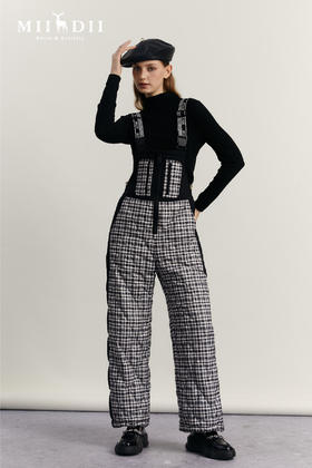 轻盈软糯的圈圈纱线呈现出淡淡的慵懒气息温柔与复古交织