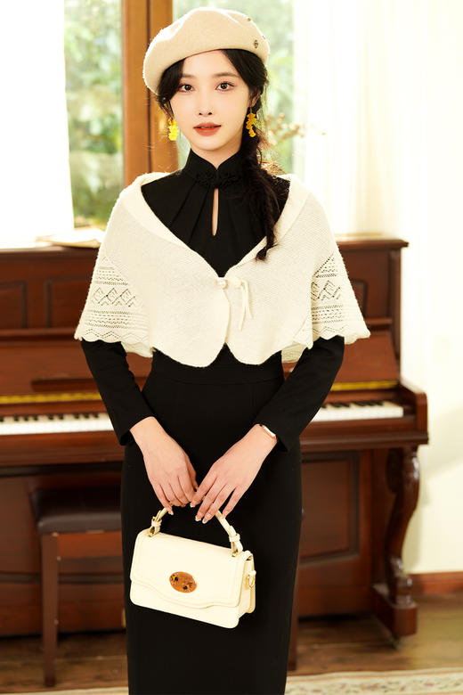 逸红颜明月优选,阿拉善顶级山羊绒披肩「婉君」 ,仿若民国富家千金从画里走出来 商品图1