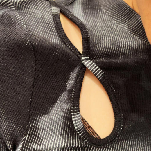 LZ3T18 漆黑色T恤  商品图4