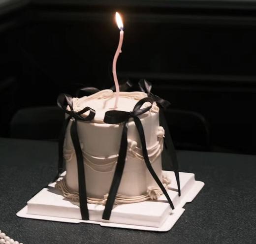 芭蕾风丝带蝴蝶结小仙女生日蛋糕 商品图0