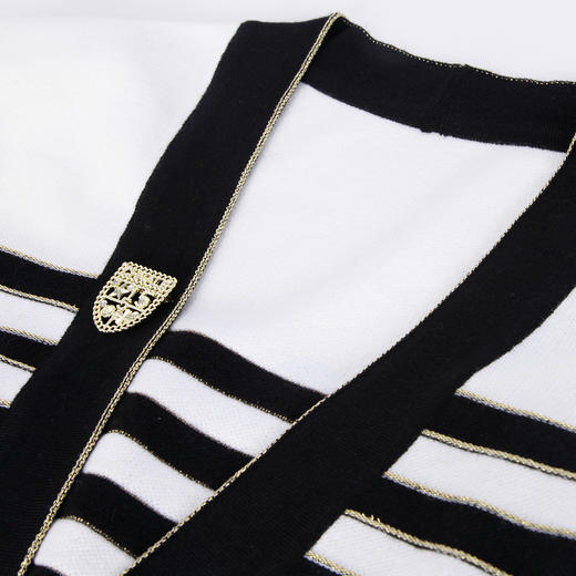 PE6A1斯尔丽2023秋季新款撞色条纹配金V领开衫搭配包臀半裙套装 商品图4