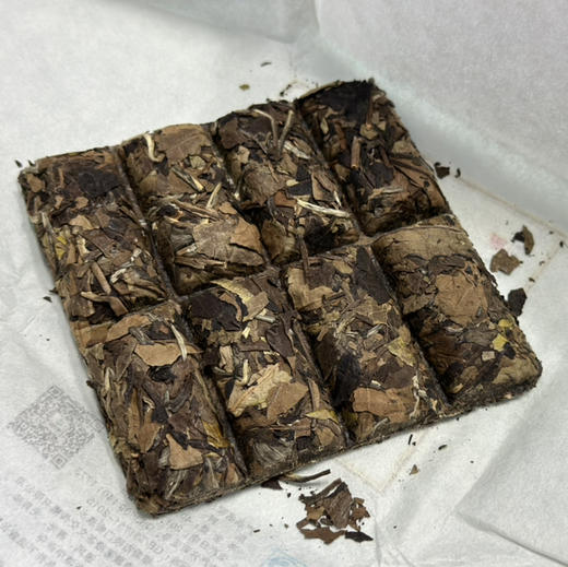 【匠心·小芳】荒野贡眉2017年紧压老白茶，规格：40g*10片*1袋 商品图2
