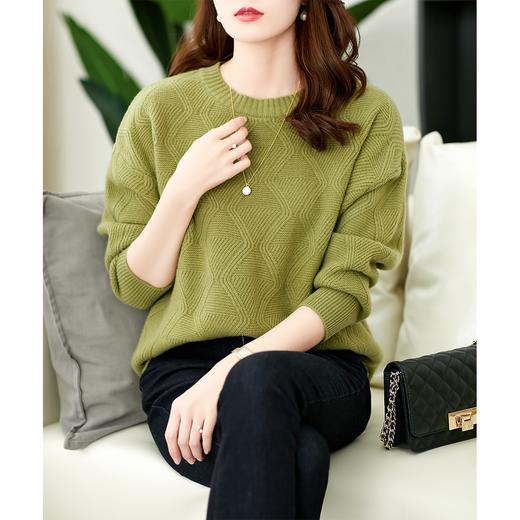 【现货7天】亲肤减龄羊绒绞花毛衣女粗线2023宽松慵懒风套头牛油果绿上衣 商品图3