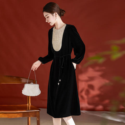 QS-82395982真丝丝绒连衣裙女2023秋冬新款小香风法式圆领桑蚕丝长裙 商品图3