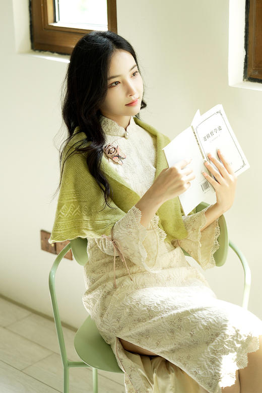 逸红颜明月优选,阿拉善顶级山羊绒披肩「婉君」 ,仿若民国富家千金从画里走出来 商品图9