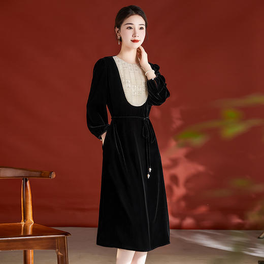 QS-82395982真丝丝绒连衣裙女2023秋冬新款小香风法式圆领桑蚕丝长裙 商品图1