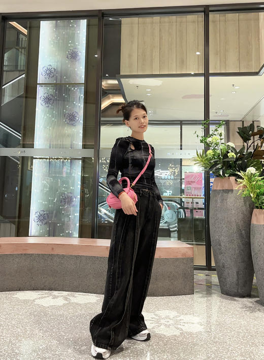 LZ3T18 漆黑色T恤  商品图1