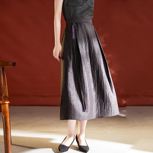 QS-42395650香云纱新中式半身裙女2023秋季新款黑色重磅龟裂纹真丝a字裙 商品图2