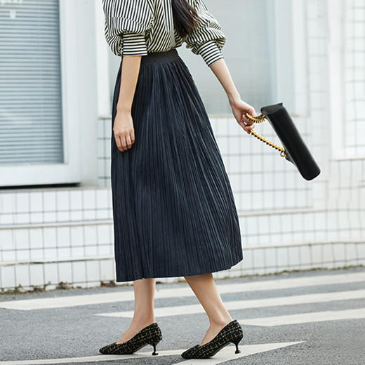 馥迦静奢风重工细褶丝绒半裙 商品图2