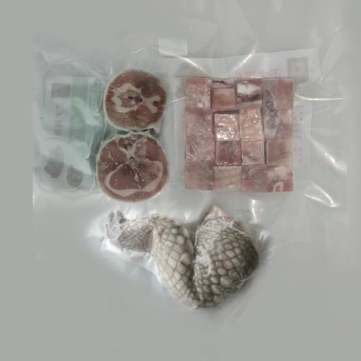 正大鳄鱼肉498套餐（尾中切片400g*2+带骨切丁肉400g*2+鳄鱼掌800g*1） 商品图0