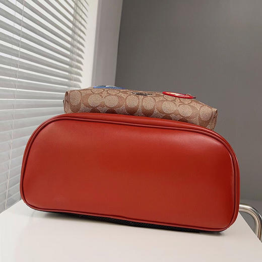 秋冬特惠💰700 蔻驰CE487 11月新品来袭 史努比联名系列双肩背包 商品图6