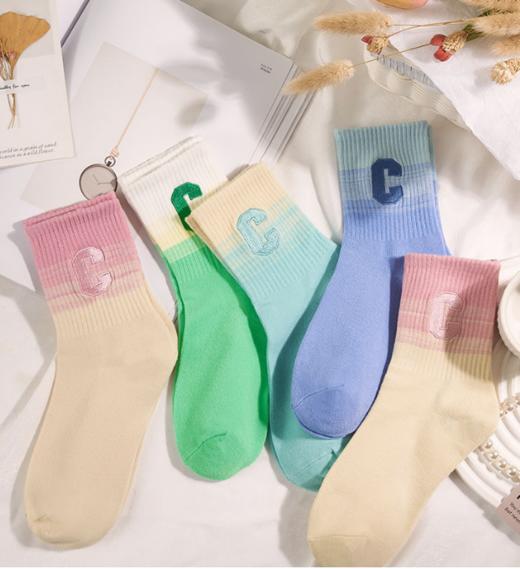 【家居百货】【韩系⁡多巴胺彩虹色大C字母袜中筒袜】整整10双⁧，简直是秋冬穿搭的天花 商品图11