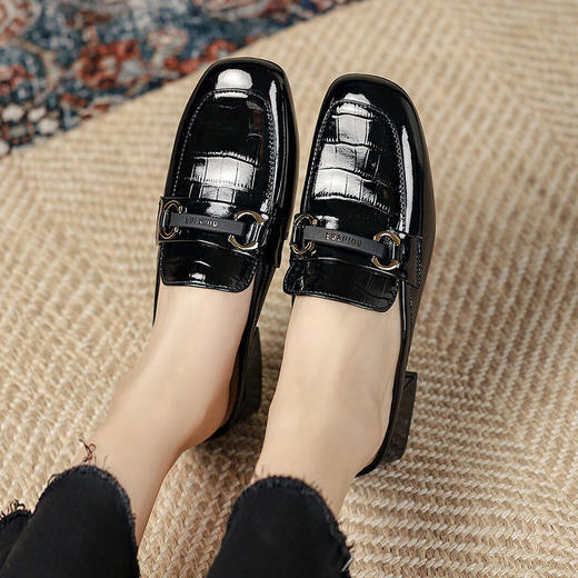 品质好货| Safiya索菲娅2023新款复古穆勒凉拖半拖鞋 SF31115743 商品图1