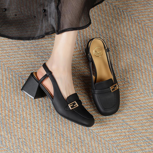 品质好货| Safiya索菲娅2023新款浅口粗跟后中空凉鞋 SF31115766 商品图1