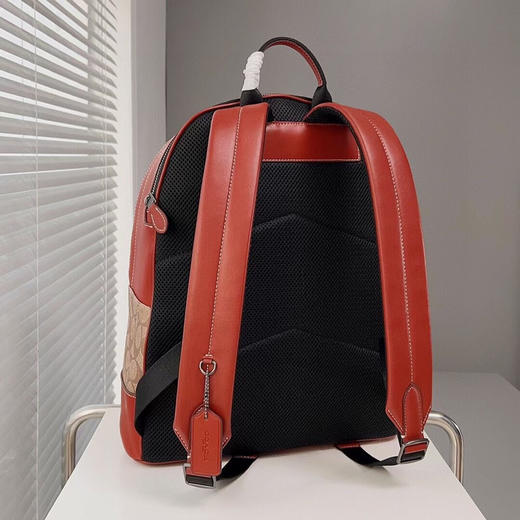 秋冬特惠💰700 蔻驰CE487 11月新品来袭 史努比联名系列双肩背包 商品图1