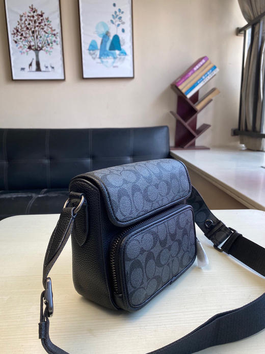 夏季特惠💰530 蔻驰C9870 新品新品 CC032 Sullivan 斜挎包 商品图1