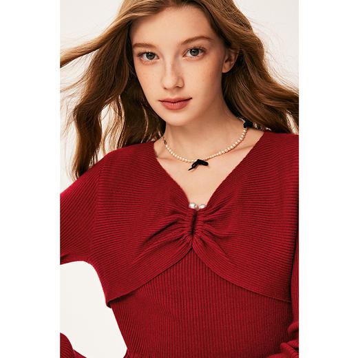 【严选】诗凡黎冬特色领型金属珍珠配饰设计针织连衣裙7E9393931 商品图3