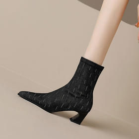 优雅个性，爆闪尖头高跟短靴WC-M7519