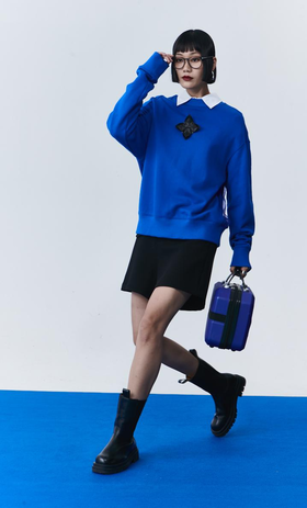 后背拼接网纱卫衣