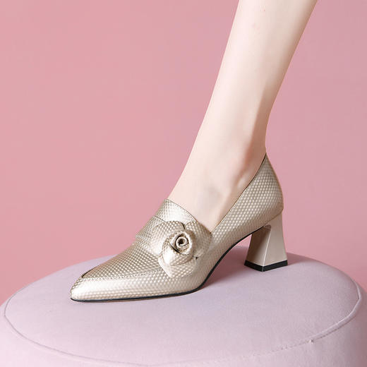 尖头粗跟高跟鞋，花朵时装乐福鞋单鞋女SY-217-125 商品图0