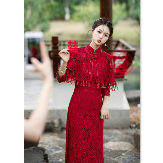 红蕾丝披肩旗袍套装两件套，时尚改良新娘红装婚礼旗袍GX-22236 商品图2
