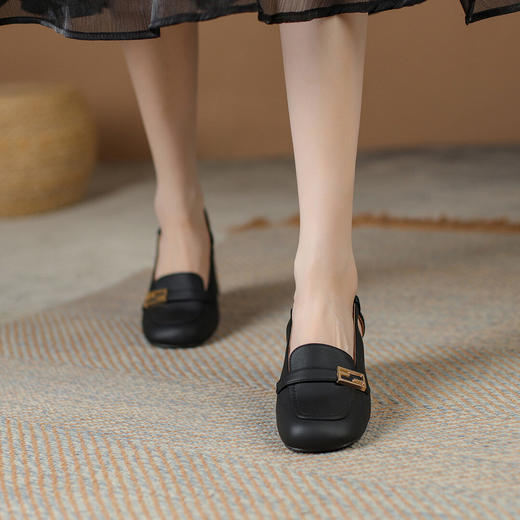 品质好货| Safiya索菲娅2023新款浅口粗跟后中空凉鞋 SF31115766 商品图6