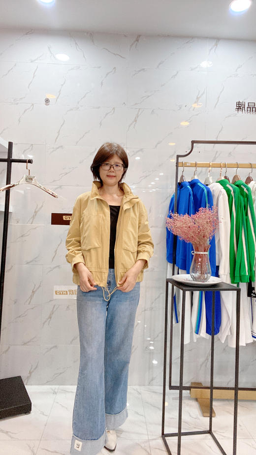 C6202        短款休闲气质减龄口袋百搭立领夹克外套（特价不退换，细节有差异，以实物为准） 商品图2