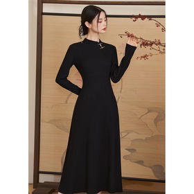 西遇法式气质长袖针织连衣裙女新款秋冬设计感简约长裙V2238916