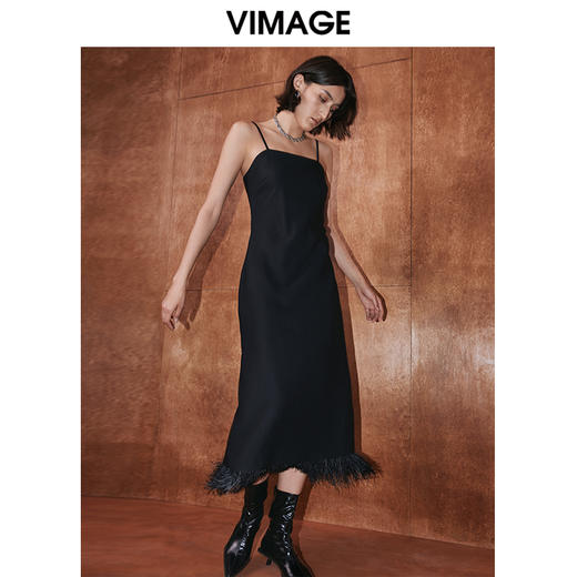 VIMAGE纬漫纪冬季新款显瘦洋气吊带连衣裙V2077605 商品图2