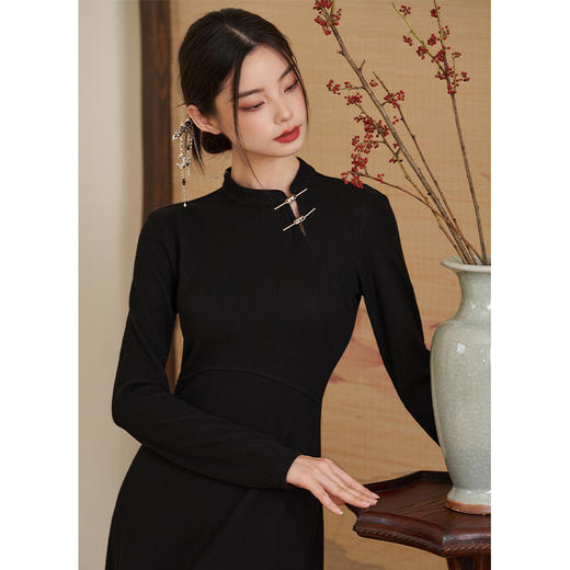 西遇法式气质长袖针织连衣裙女新款秋冬设计感简约长裙V2238916 商品图3