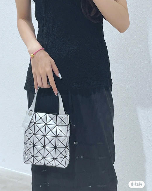 现货 THS 9.23-无 三宅家  金属小方盒 PLATINUM COFFRET单肩包 4色 CQ1286 商品图1