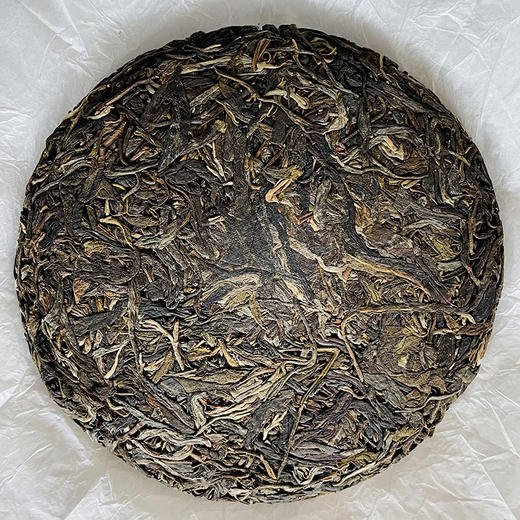 【纯正2022年头春杨家寨古树纯料】核心茶地优质大古树原料；古寨春审评委员会审评通过茶茗； 200g/饼 5饼/提 ；数量不多【每个id限购3份】 商品图1