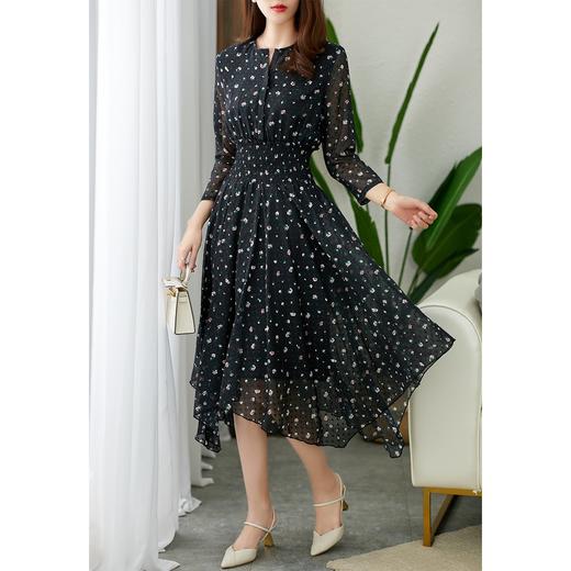 【现货款】赫本风碎花连衣裙女2023新款中长款法式收腰气质飘逸女士长裙 商品图1