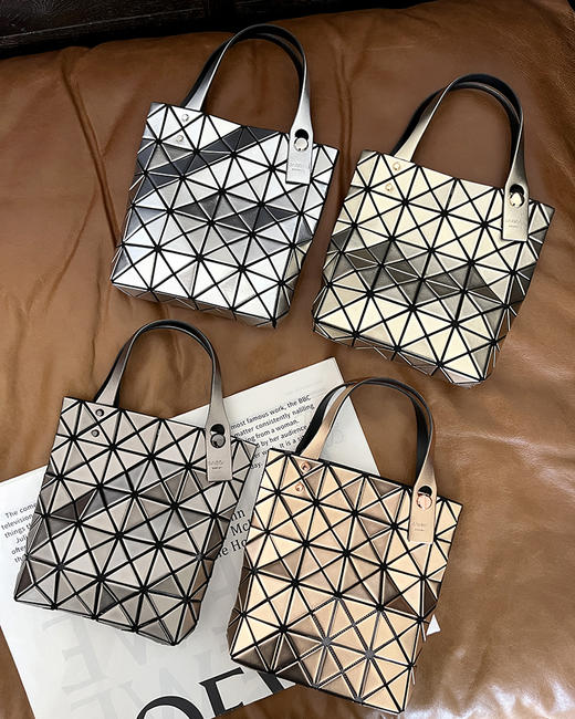 现货 THS 9.23-无 三宅家  金属小方盒 PLATINUM COFFRET单肩包 4色 CQ1286 商品图4