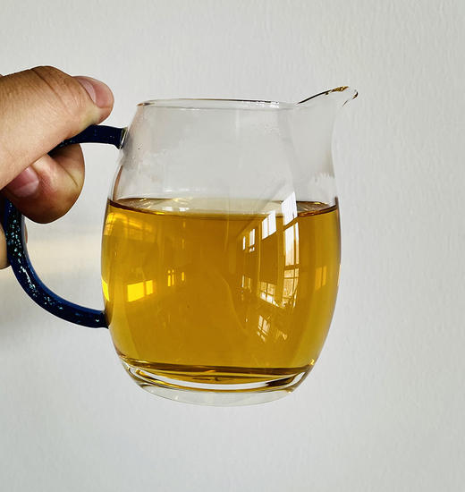 【纯正2022年头春杨家寨古树纯料】核心茶地优质大古树原料；古寨春审评委员会审评通过茶茗； 200g/饼 5饼/提 ；数量不多【每个id限购3份】 商品图3