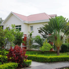 【暖冬旅居】到手￥1299起/单人7晚--瑞丽温泉花园酒店旅居度假套餐，2人起订，欧式风格庭院别墅度假，畅泡温泉，享“绿洲”热带雨林自然景观！