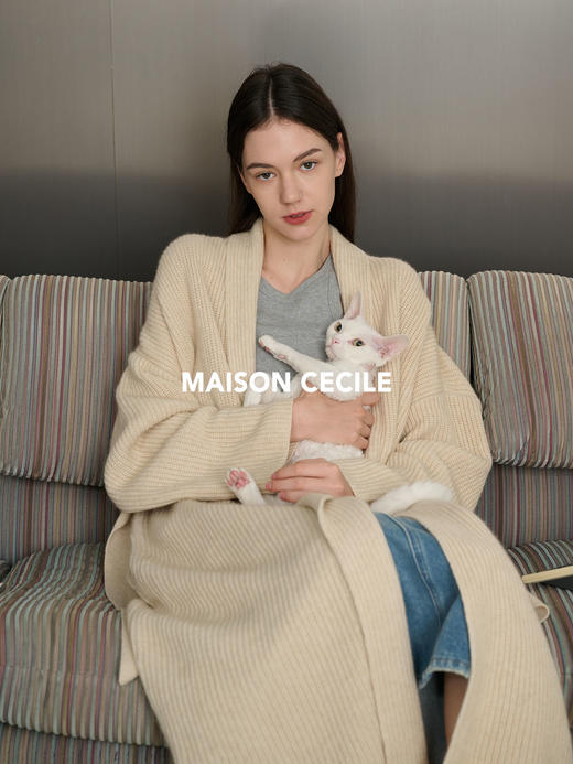 MAISON CECILE燕麦色羊绒高克重温暖软糯长款大衣开衫 商品图1