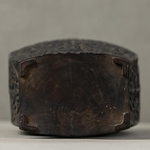 清 红木雕缠枝莲纹象鼻活环耳赏瓶 商品图3