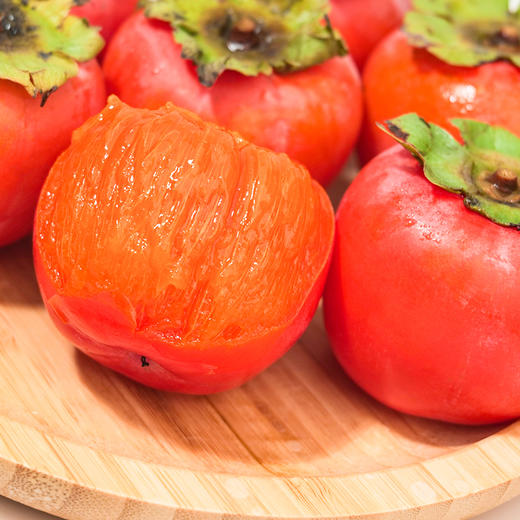 【公益助农 不赚农民一分钱！】喜柿山房 余粮山大红柿子 现摘现发 应季大果 12枚精致礼盒装 单果约130~150g左右 3.5斤/盒 商品图1