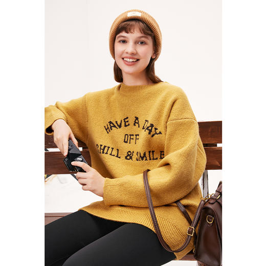 【商场同款】诗凡黎冬学院风字母图案针织衫SEA131061 商品图0