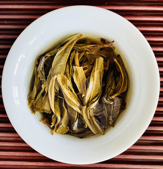 【纯正2022年头春杨家寨古树纯料】核心茶地优质大古树原料；古寨春审评委员会审评通过茶茗； 200g/饼 5饼/提 ；数量不多【每个id限购3份】 商品图4