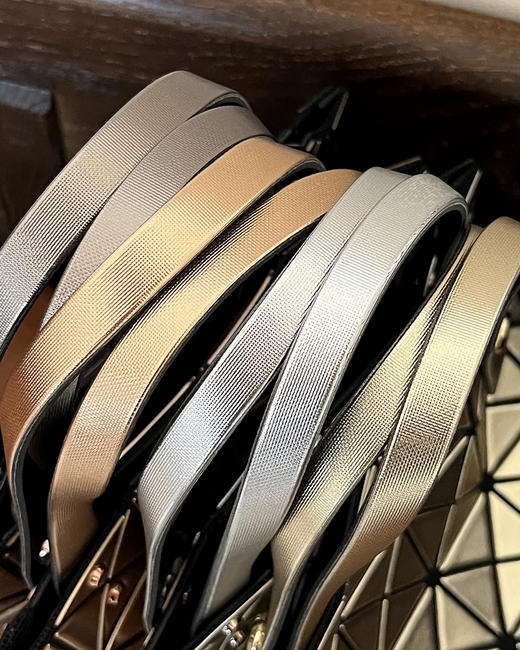 现货 THS 9.23-无 三宅家  金属小方盒 PLATINUM COFFRET单肩包 4色 CQ1286 商品图5